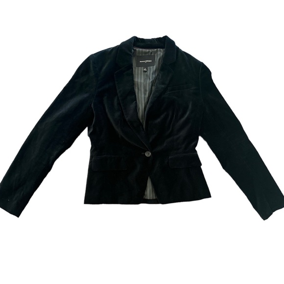 Banana Republic Jackets & Blazers - Banana Republic Women’s Black Velvet Blazer Size 6
